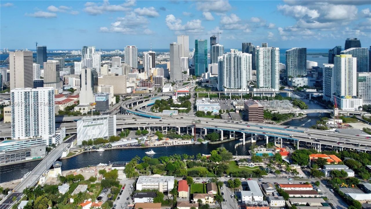 236 SW 4th Ave, Miami, FL 33130 Photo