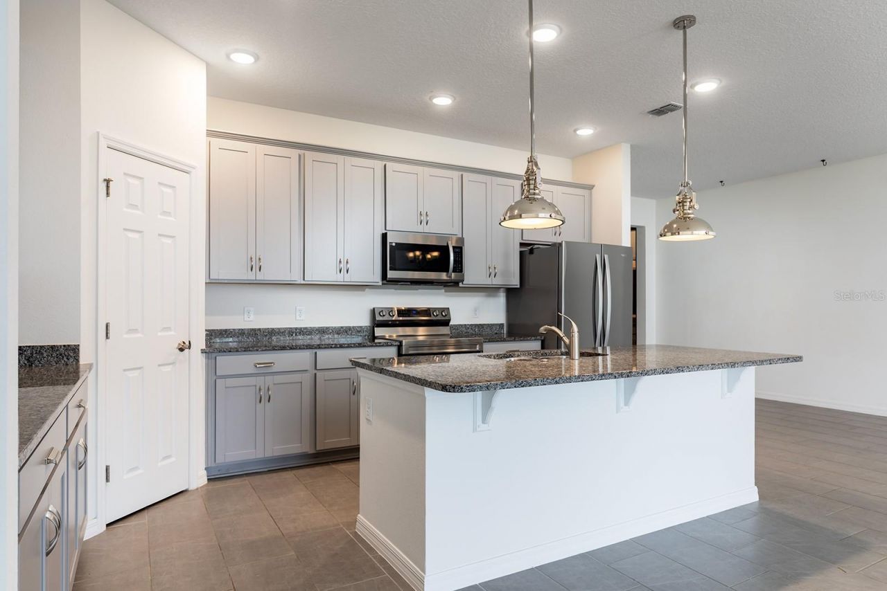 2723 Rowan Street, Tavares, FL 32778 Photo
