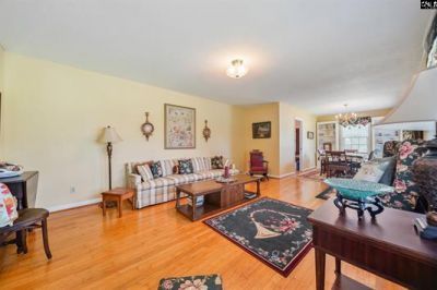 171 Elizabeth Street Photo 15