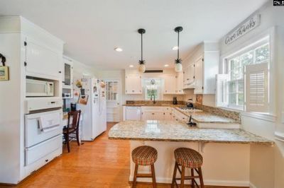 171 Elizabeth Street Photo 19