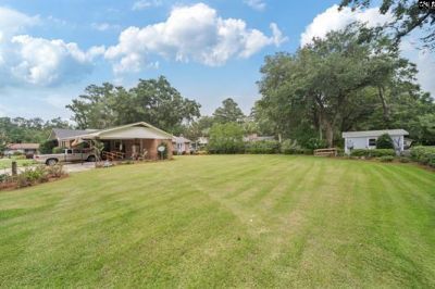 171 Elizabeth Street Photo 5