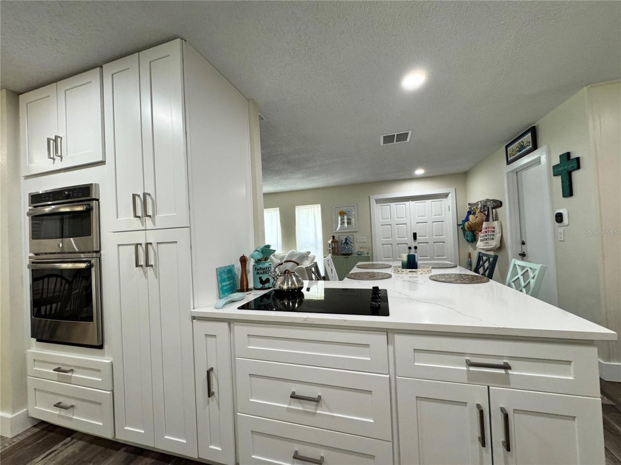 6813 13th Avenue Drive W, Bradenton, FL 34209 Photo