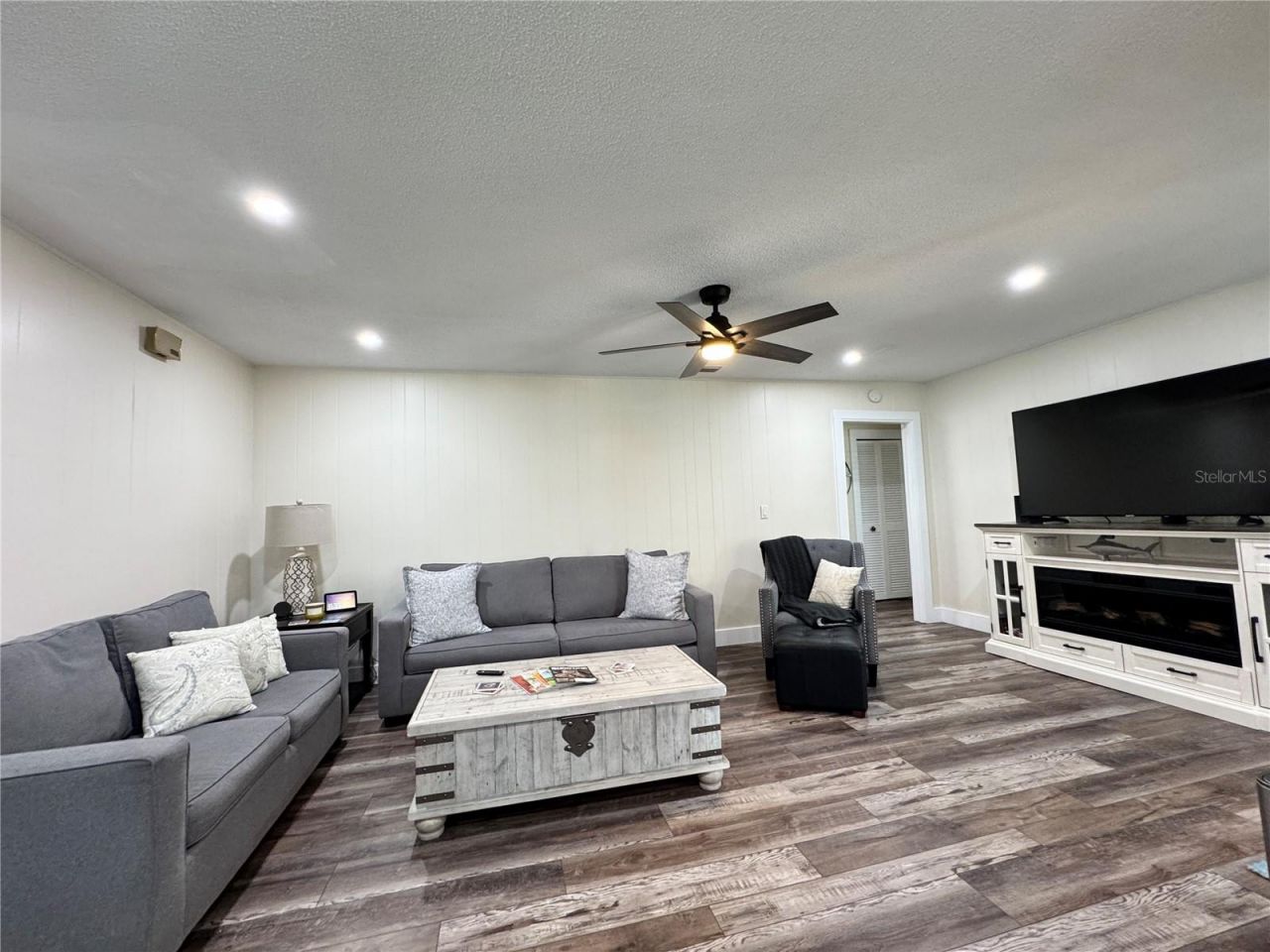 6813 13th Avenue Drive W, Bradenton, FL 34209 Photo