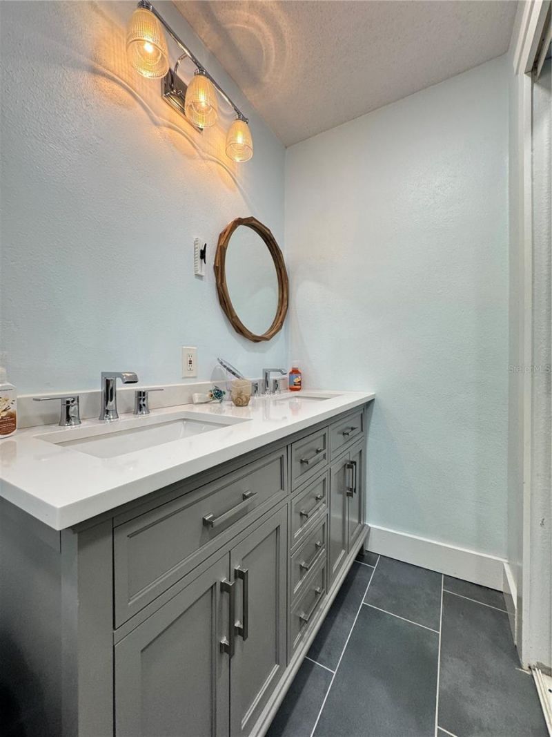 6813 13th Avenue Drive W, Bradenton, FL 34209 Photo