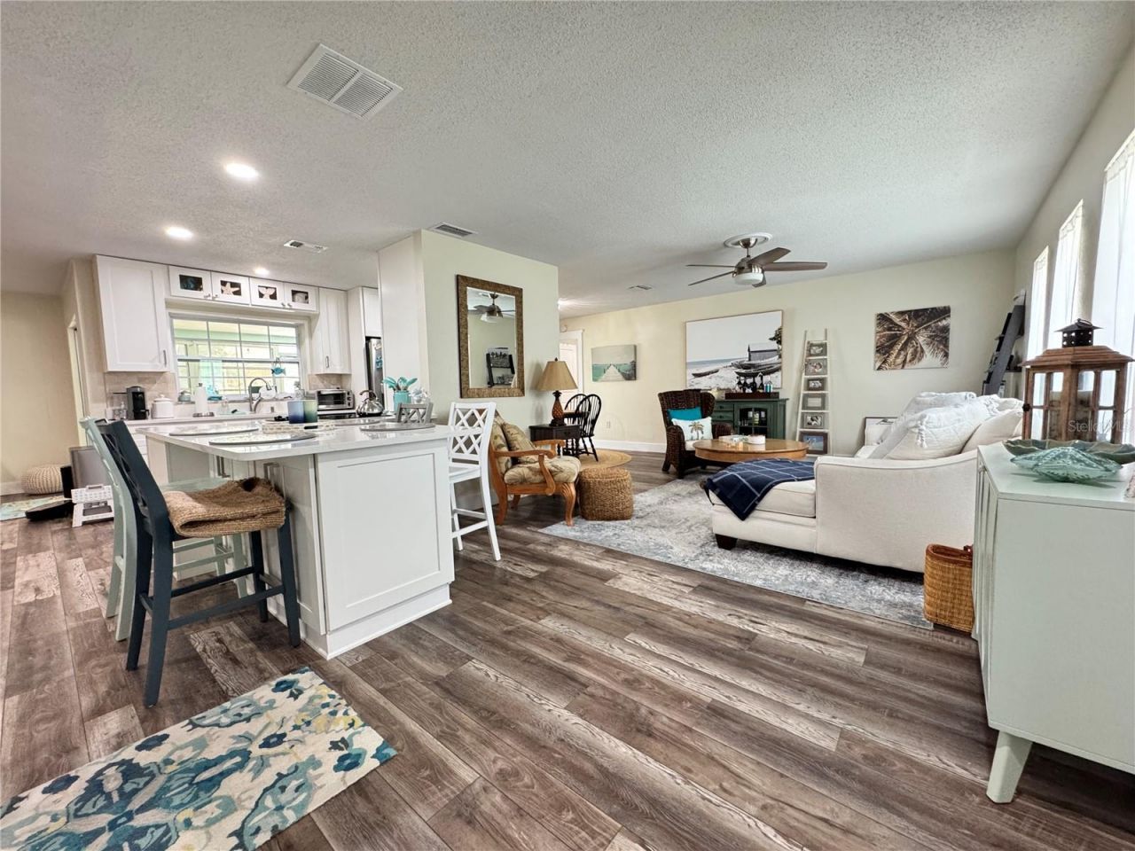 6813 13th Avenue Drive W, Bradenton, FL 34209 Photo