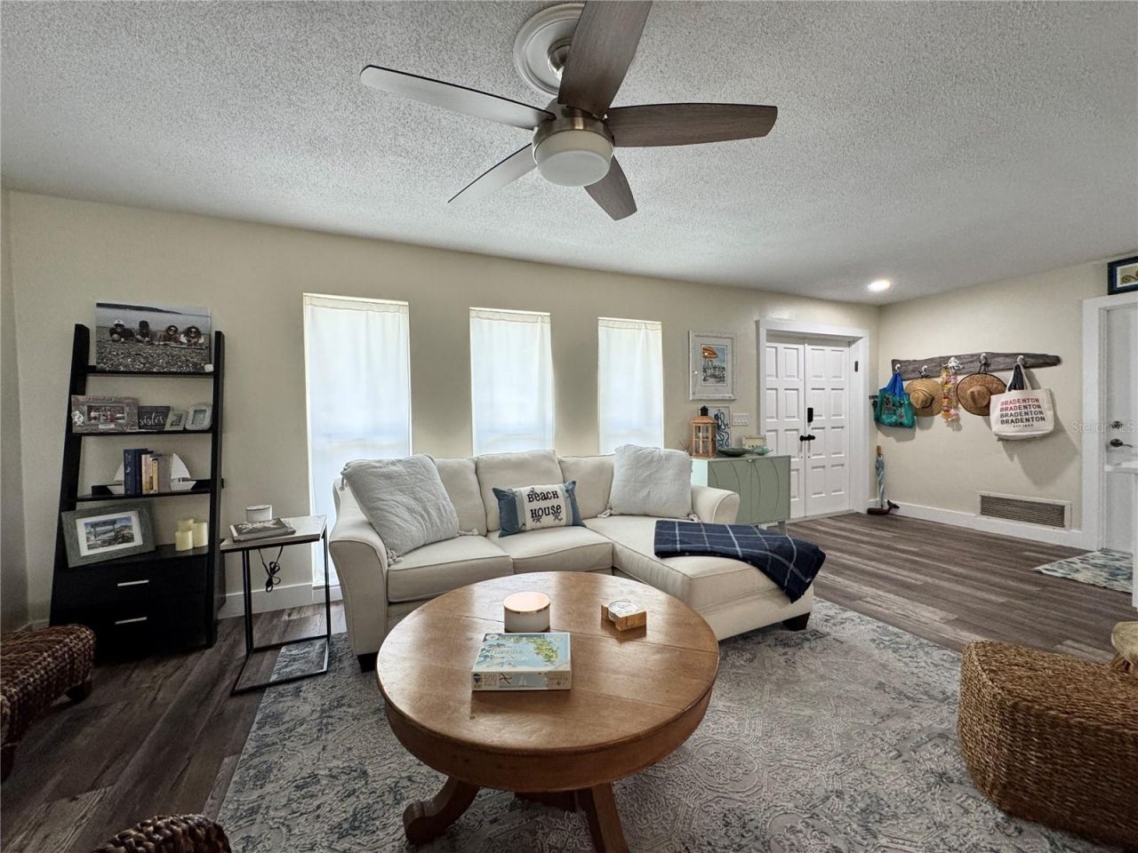 6813 13th Avenue Drive W, Bradenton, FL 34209 Photo