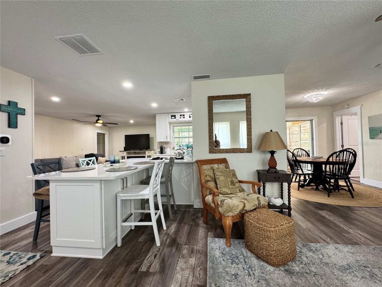 6813 13th Avenue Drive W, Bradenton, FL 34209 Photo