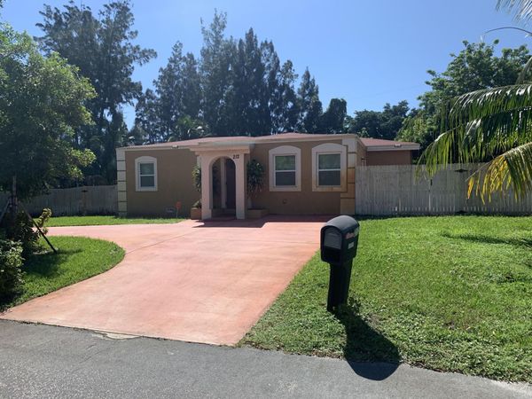 212 NW 6th Avenue, Boynton Beach, FL 33435