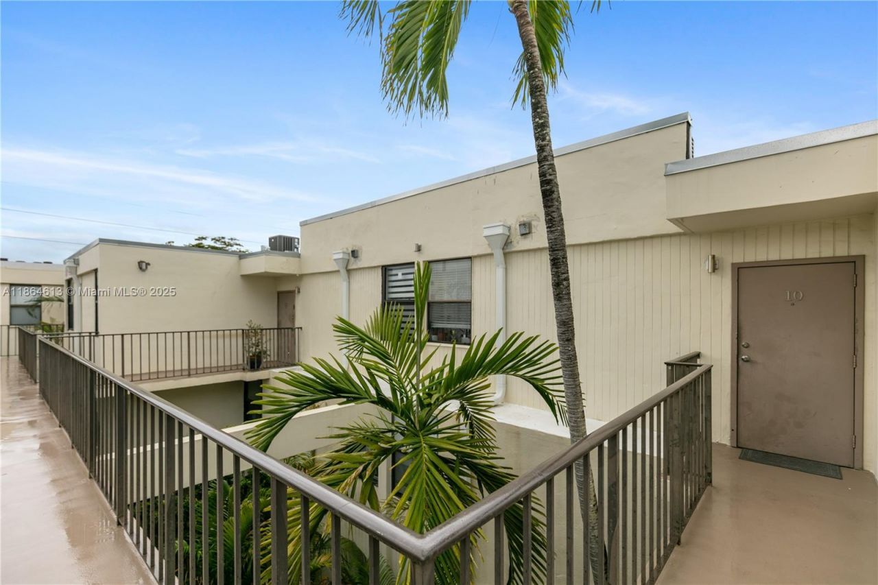 20291 NE 30th Ave, Unit PH-10, Aventura, FL 33180 Photo
