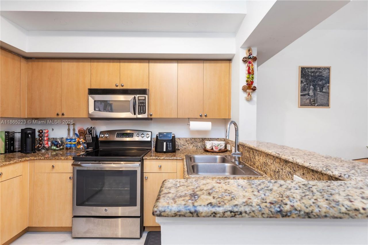 2961 NE 185th St, Unit 1617, Aventura, FL 33180 Photo