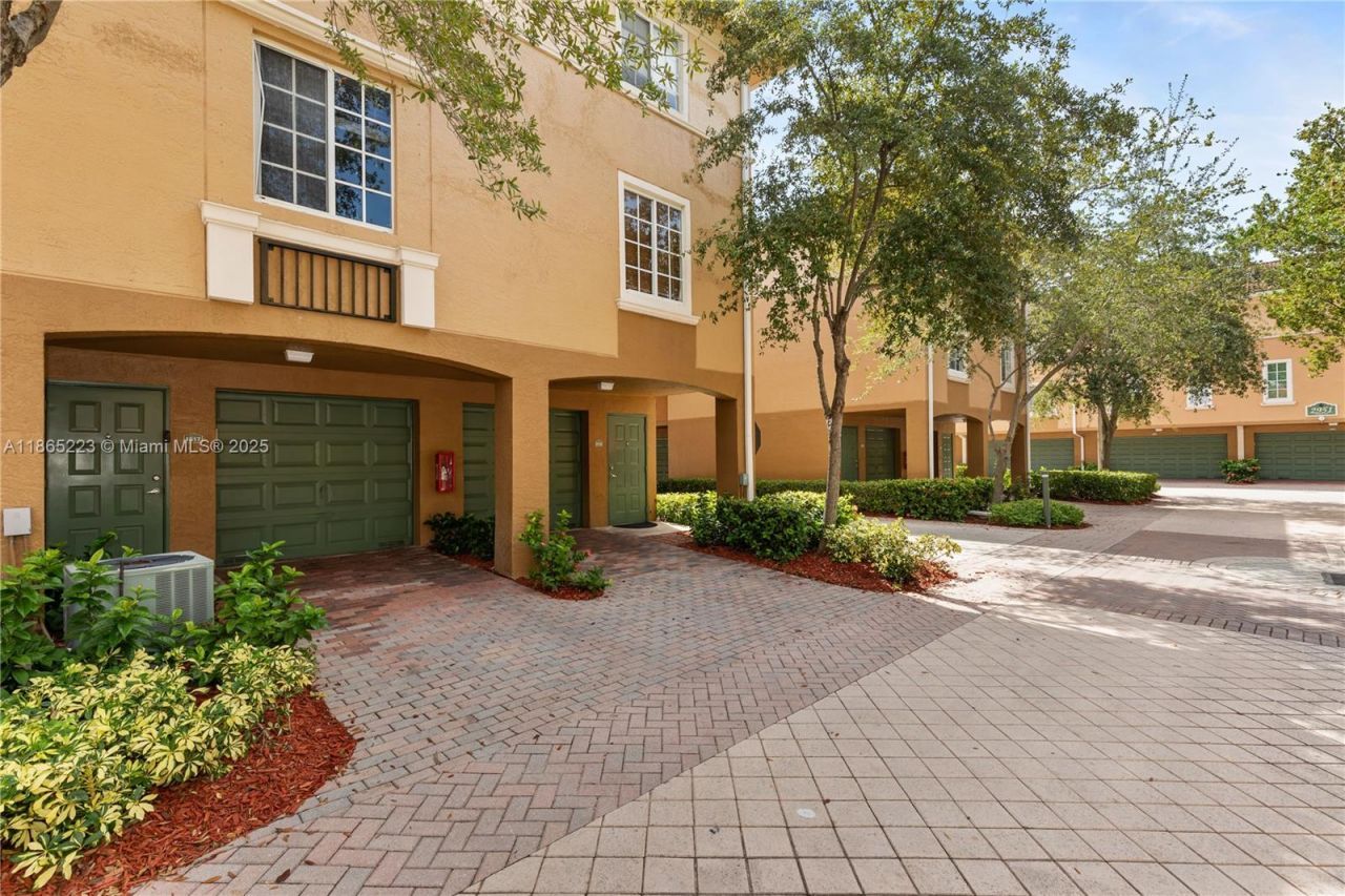 2961 NE 185th St, Unit 1617, Aventura, FL 33180 Photo