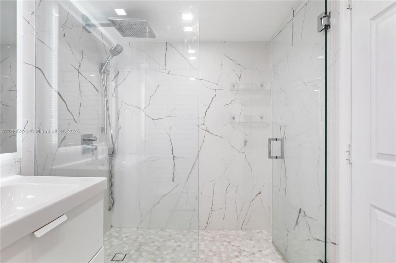 2961 NE 185th St, Unit 1617, Aventura, FL 33180 Photo