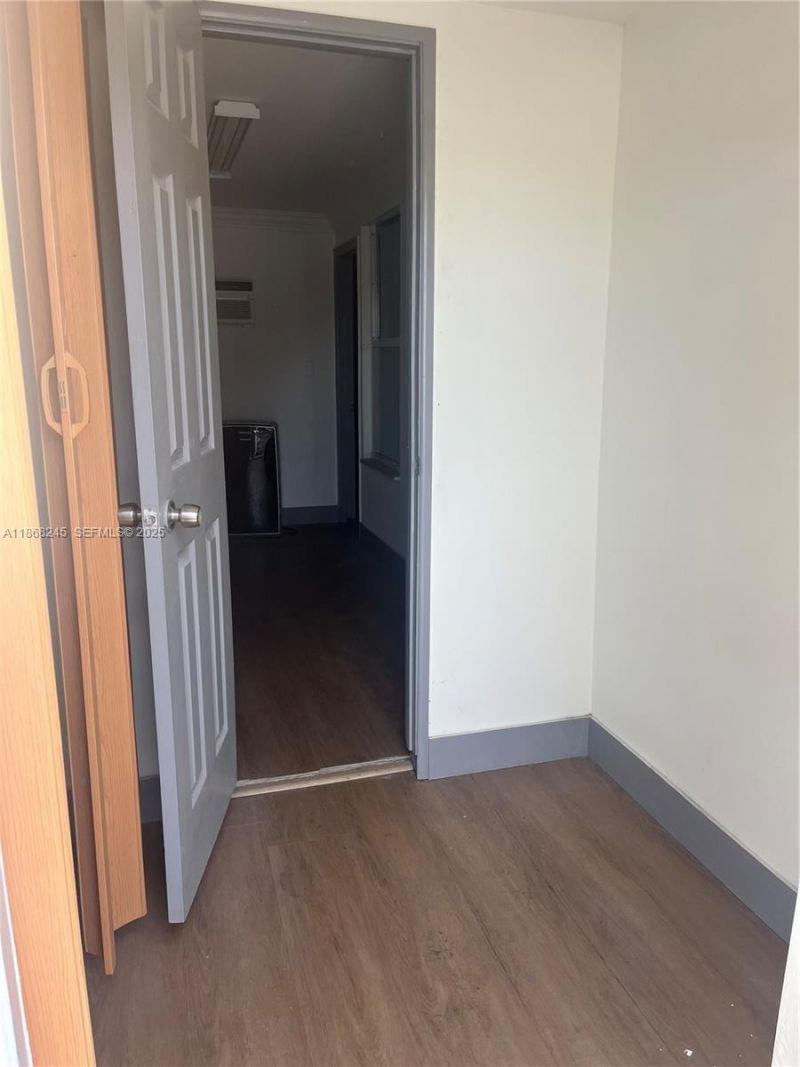 1001 E 43rd St, Hialeah, FL 33013 Photo