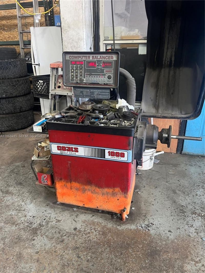 1001 E 43rd St, Hialeah, FL 33013 Photo