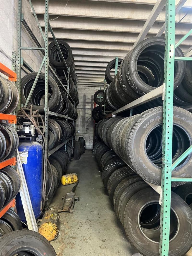 1001 E 43rd St, Hialeah, FL 33013 Photo