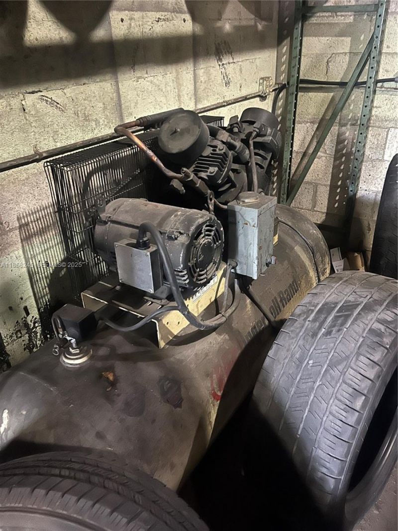 1001 E 43rd St, Hialeah, FL 33013 Photo