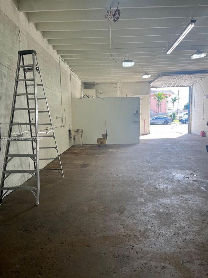 1001 E 43rd St, Hialeah, FL 33013 Photo