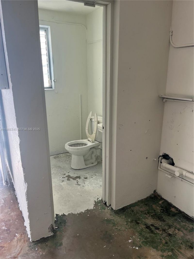 1001 E 43rd St, Hialeah, FL 33013 Photo