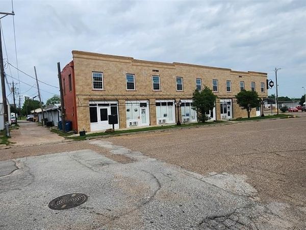 401 E Commerce Street, Mexia, TX 76667