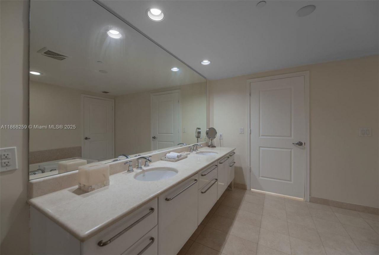 3101 S Ocean Dr, Unit 404, Hollywood, FL 33019 Photo