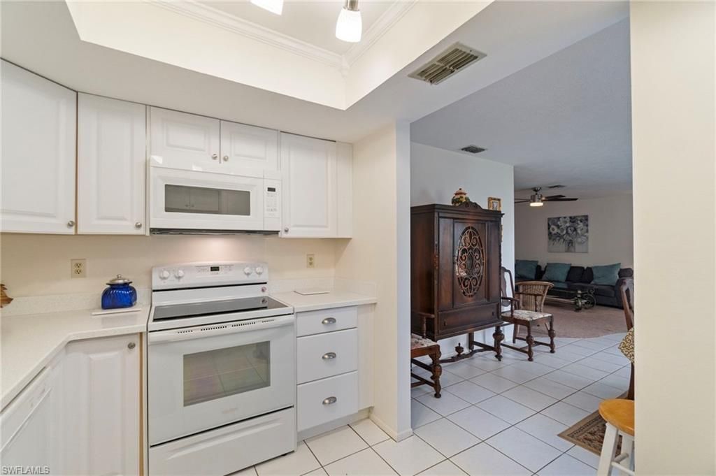 3913 SE 11th Ave, Unit 206, Cape Coral, FL 33904 Photo