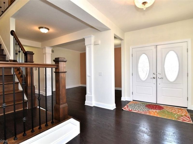 17581 Gates Landing Drive, Chagrin Falls, OH 44023 Photo 2