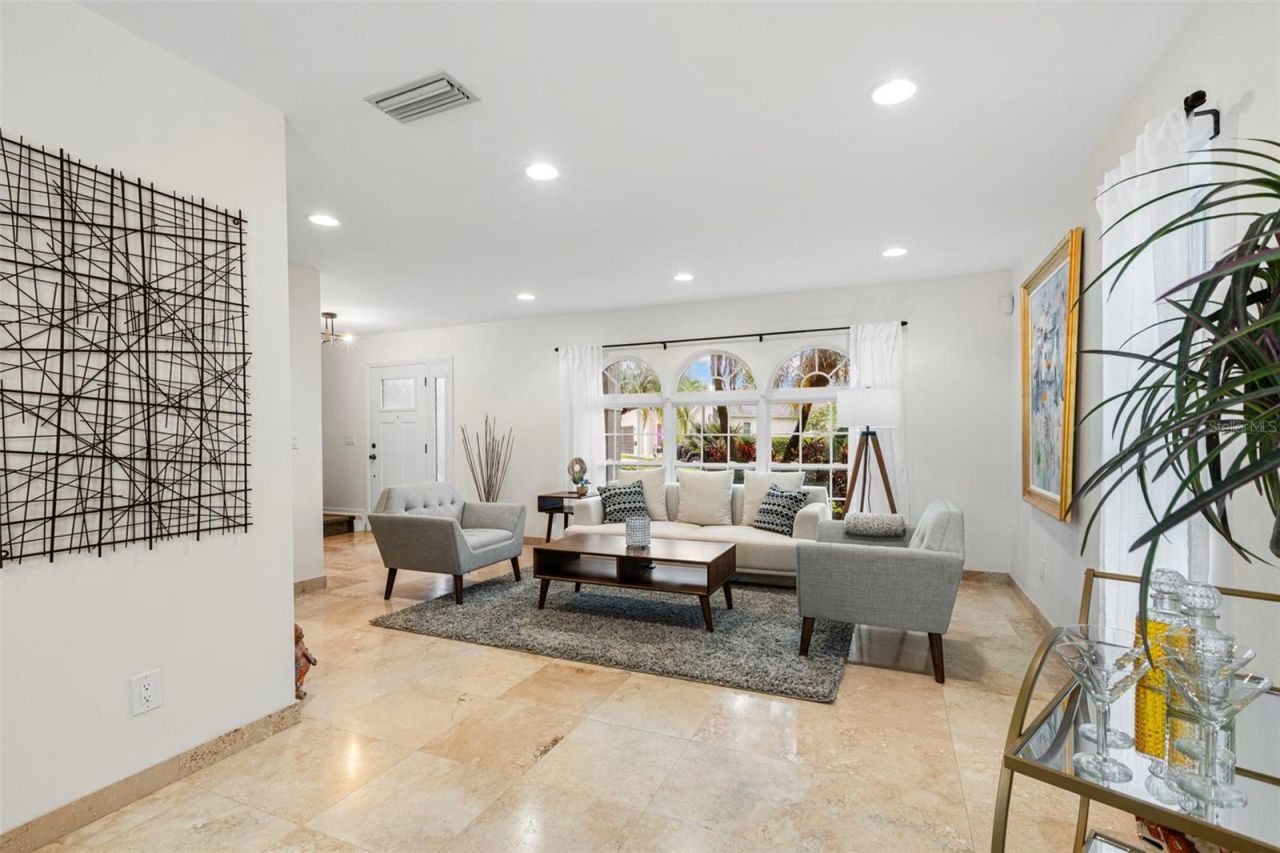 1747 87th Terrace N, Saint Petersburg, FL 33702 Photo