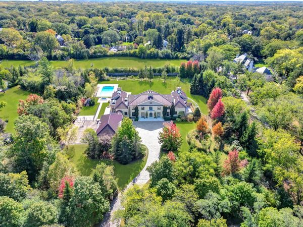261 E Onwentsia Road, Lake Forest, IL 60045