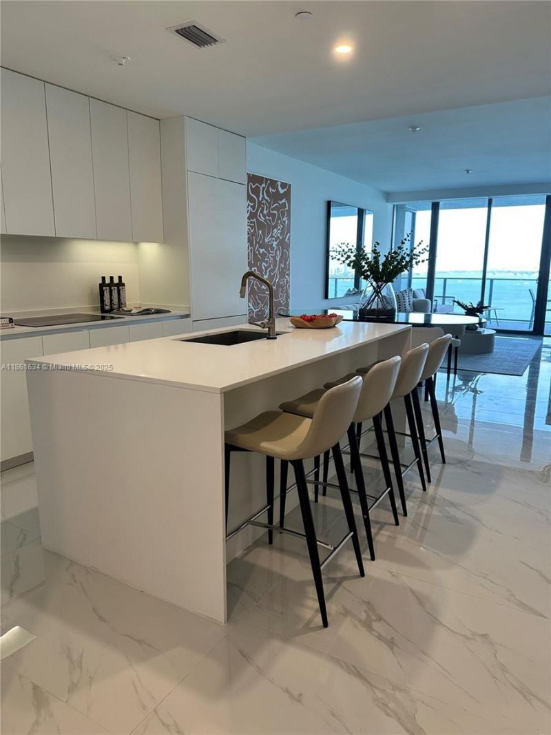 700 NE 24 St, Unit 1802, Miami, FL 33137 Photo