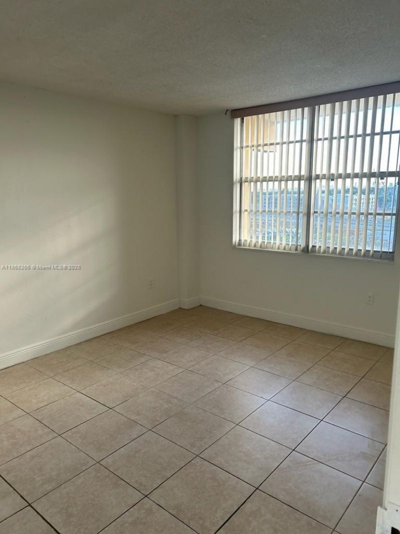15600 NW 7th Ave, Unit 805, Miami, FL 33169 Photo