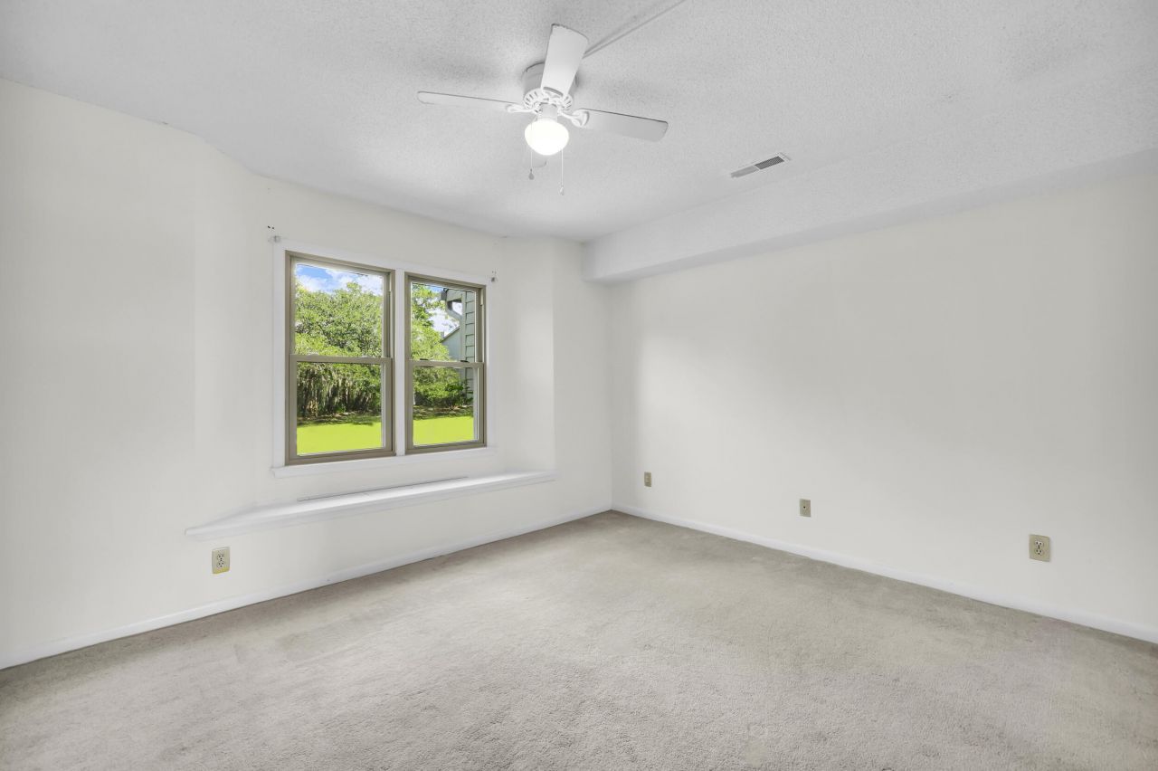 205 River Breeze Drive Photo 13