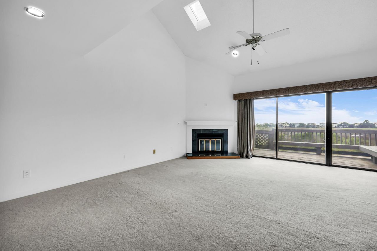 205 River Breeze Drive Photo 6