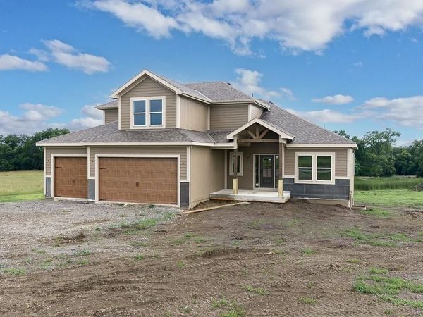 17924 235th Street, Tonganoxie, KS 66086