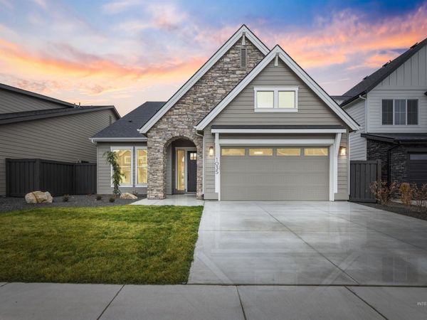 1035 E Crescendo St, Meridian, ID 83642