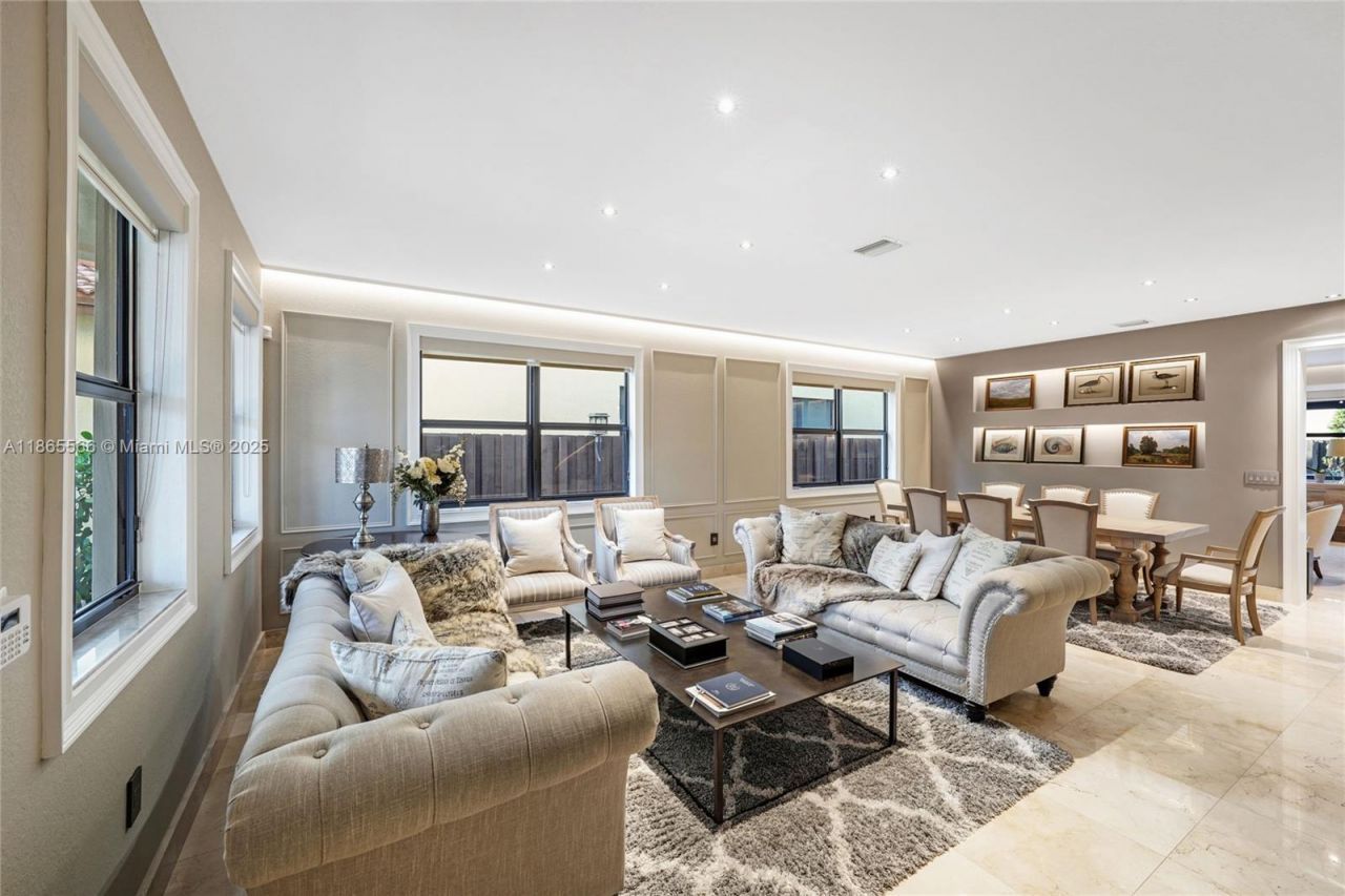 9835 NW 86th Ter, Doral, FL 33178 Photo