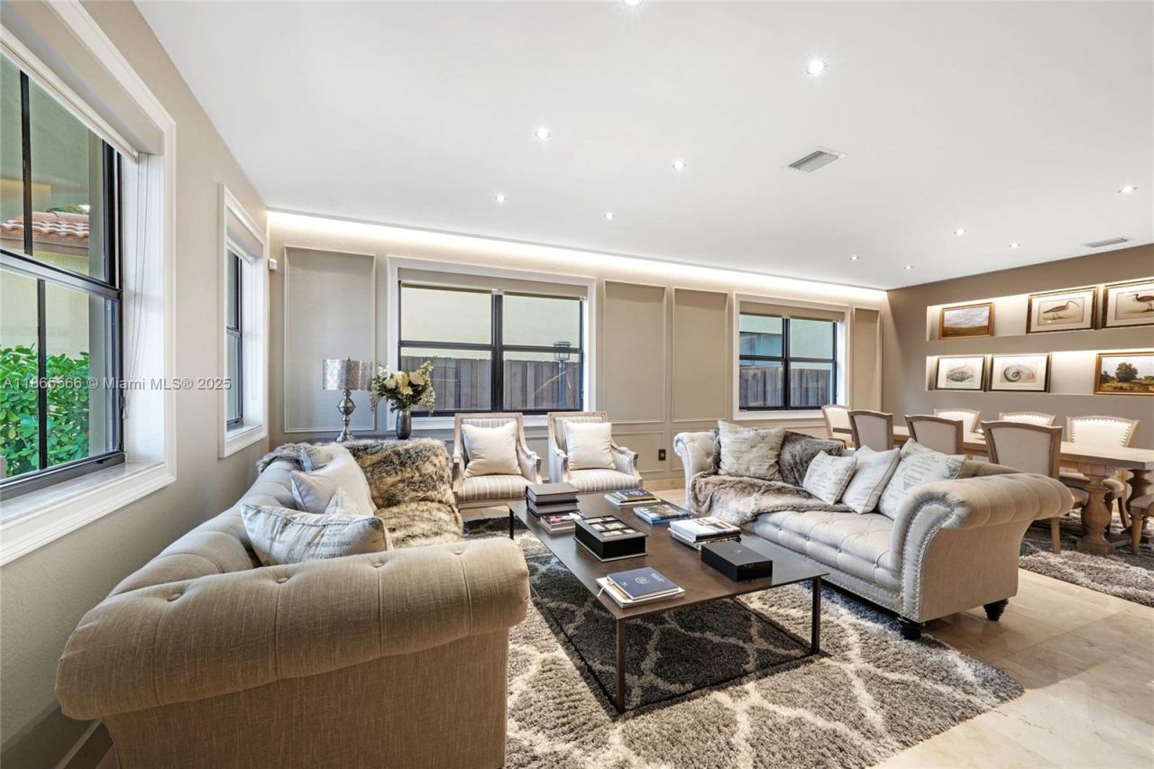 9835 NW 86th Ter, Doral, FL 33178 Photo