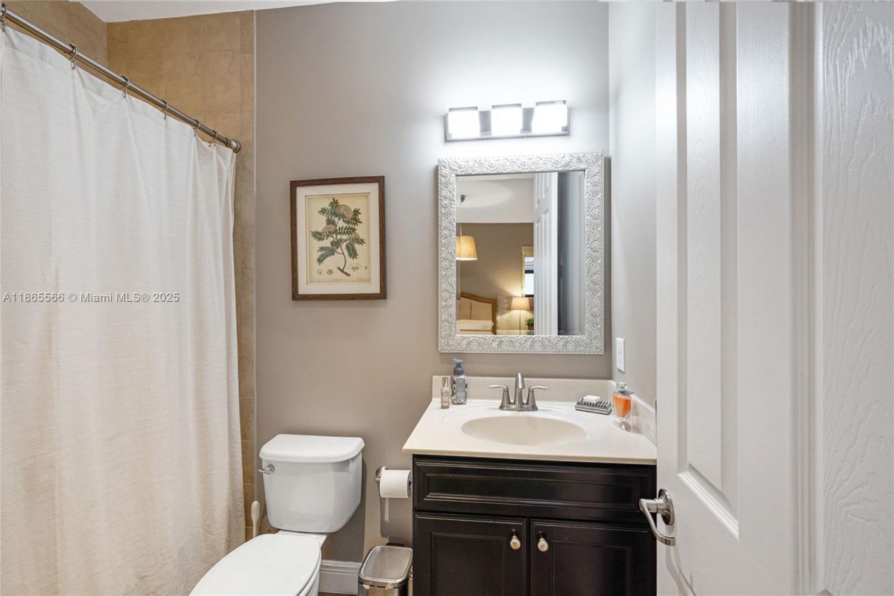 9835 NW 86th Ter, Doral, FL 33178 Photo