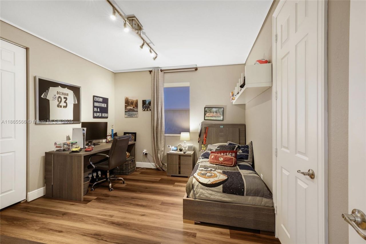 9835 NW 86th Ter, Doral, FL 33178 Photo