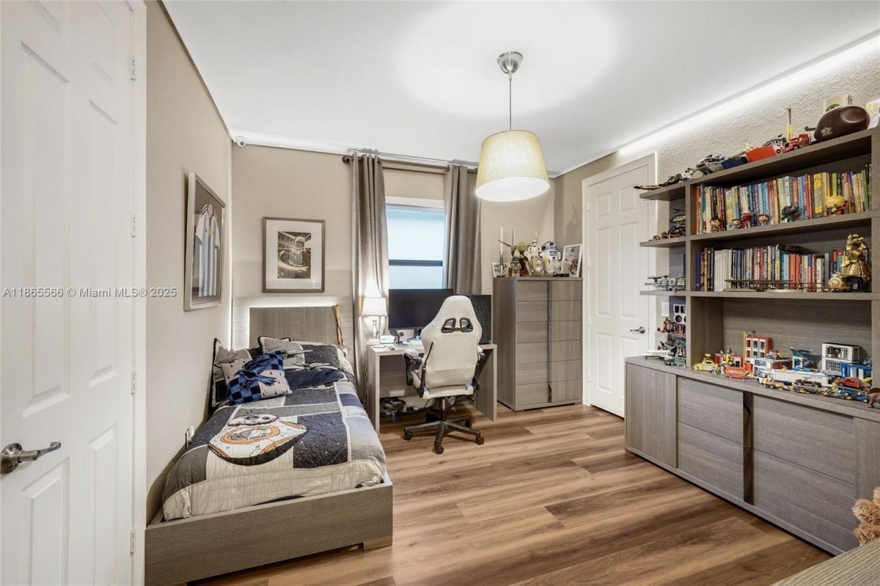 9835 NW 86th Ter, Doral, FL 33178 Photo