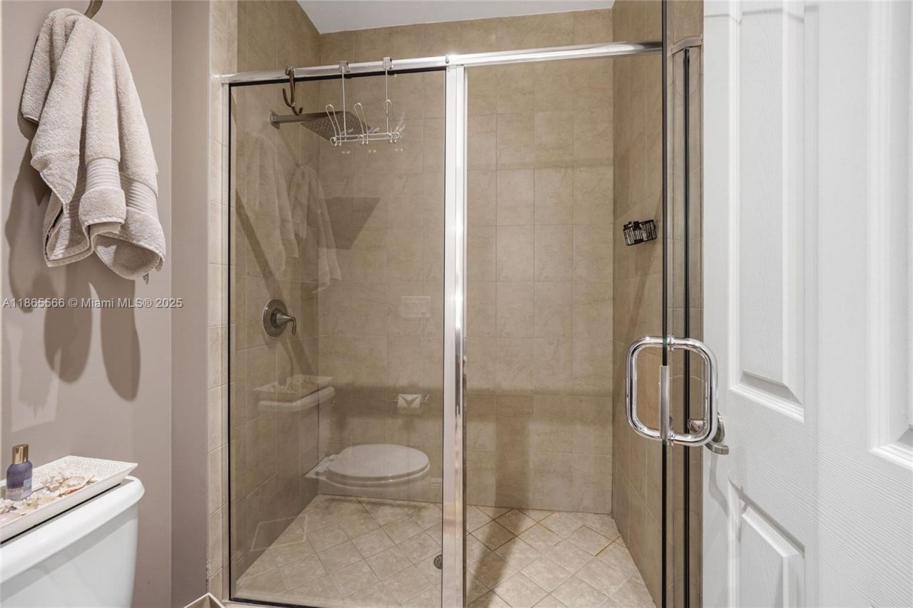 9835 NW 86th Ter, Doral, FL 33178 Photo