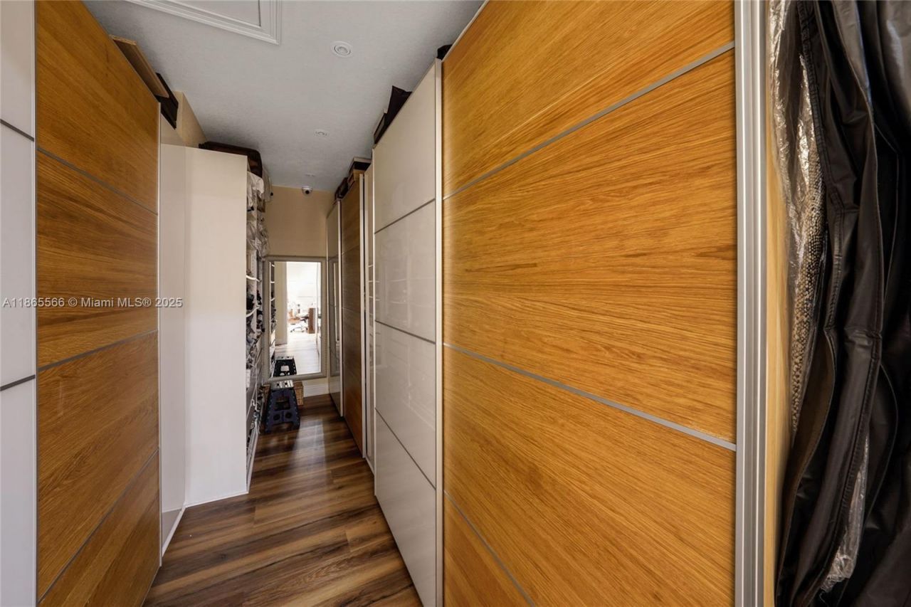 9835 NW 86th Ter, Doral, FL 33178 Photo