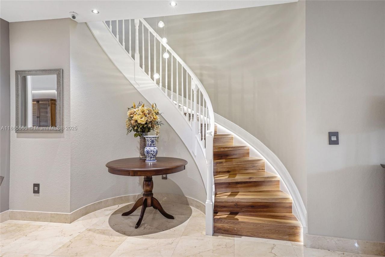 9835 NW 86th Ter, Doral, FL 33178 Photo