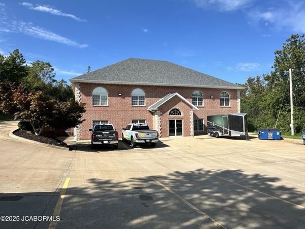 3118 EMERALD LANE, Jefferson City, MO 65109