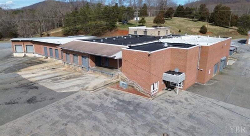 3989 Cifax Road, Goode, VA 24556