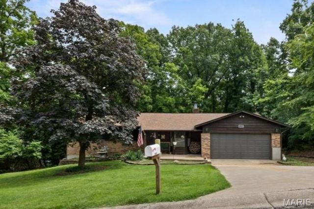 5190 N Royale Drive, Imperial, MO 63052 Main Photo