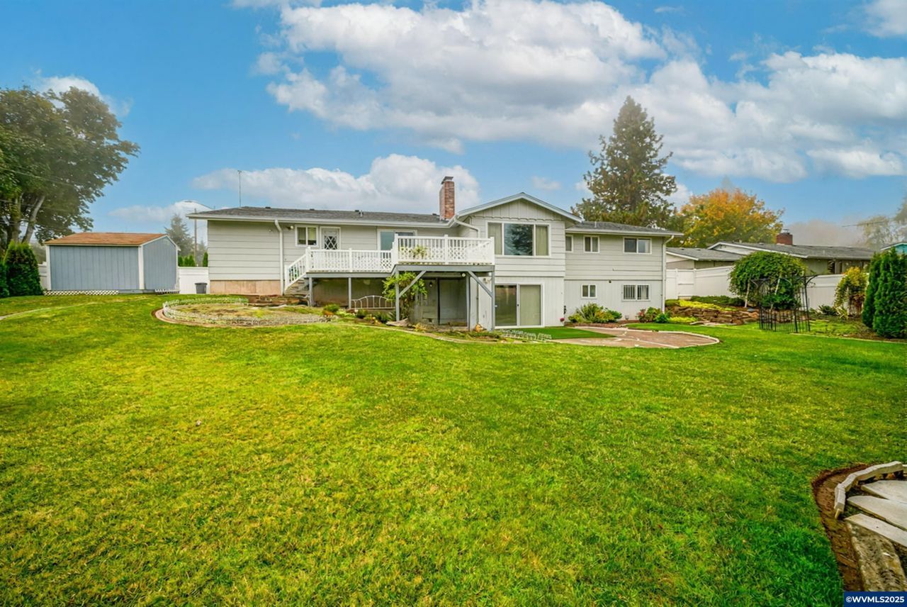 810 22nd Av Nw, Salem, OR 97304 Main Photo