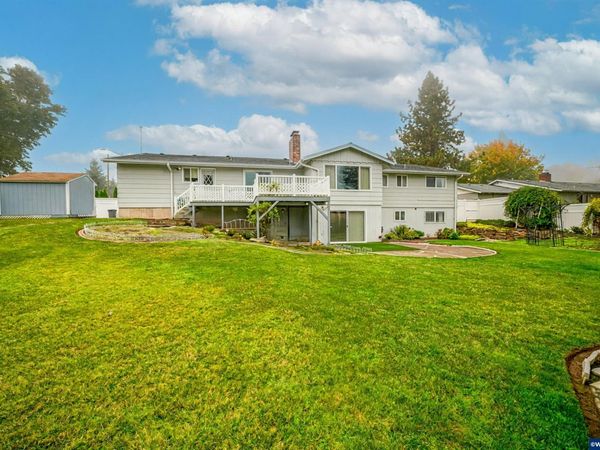 810 22nd Av NW, Salem, OR 97304