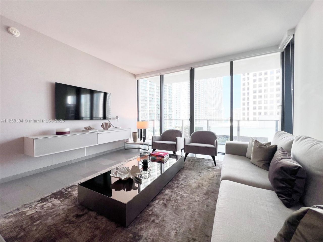 68 SE 6th St, Unit 1003, Miami, FL 33131 Photo