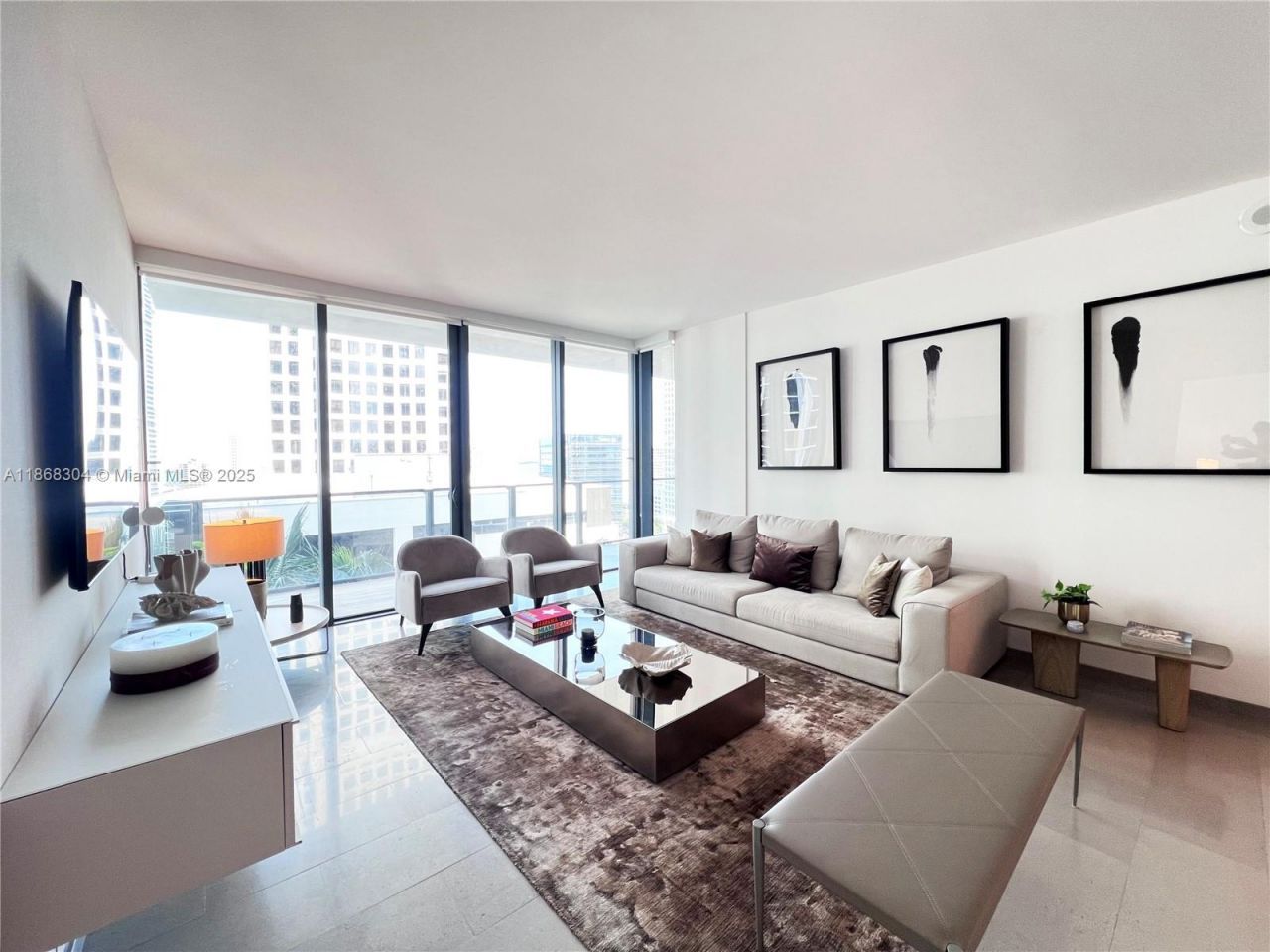 68 SE 6th St, Unit 1003, Miami, FL 33131 Photo