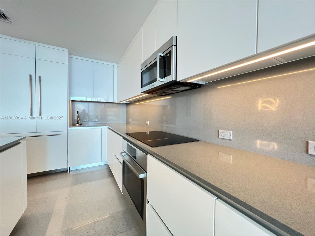 68 SE 6th St, Unit 1003, Miami, FL 33131 Photo